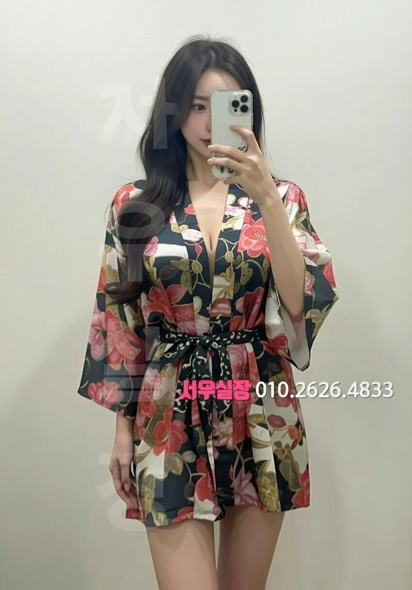 프리미엄 파트너 프로필 8 - 다양한 스타일의 매력적인 파트너